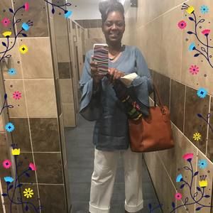 Meet your Posher, Dee